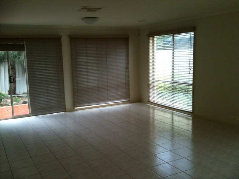 35 Blakeville Drive, Caroline Springs VIC 3023