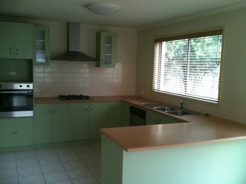 35 Blakeville Drive, Caroline Springs VIC 3023