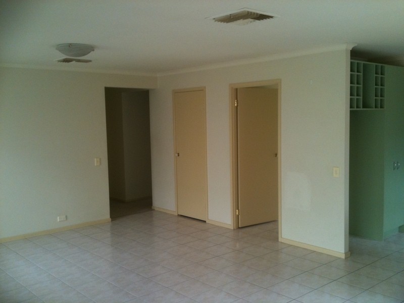 35 Blakeville Drive, Caroline Springs VIC 3023