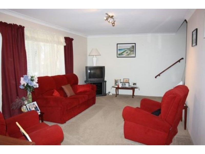 8 Ninda St, Coodanup WA 6210