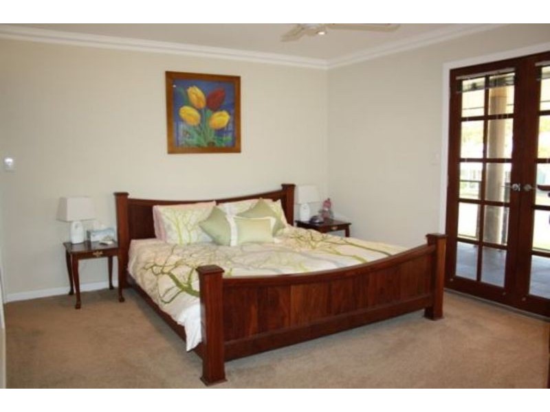 8 Ninda St, Coodanup WA 6210