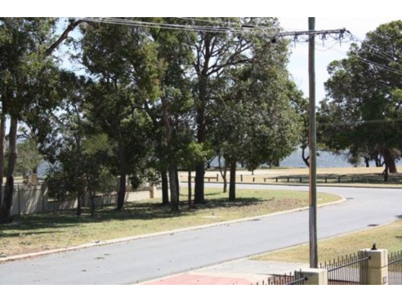 8 Ninda St, Coodanup WA 6210