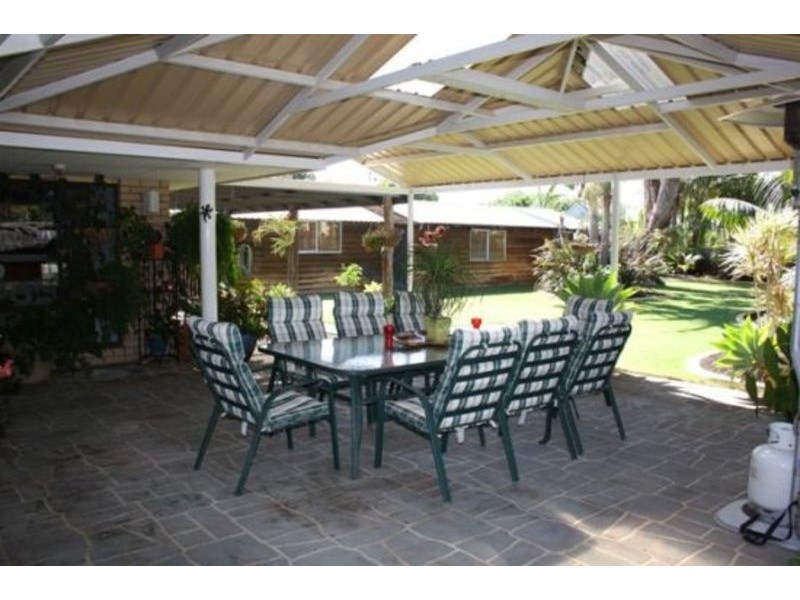 8 Ninda St, Coodanup WA 6210