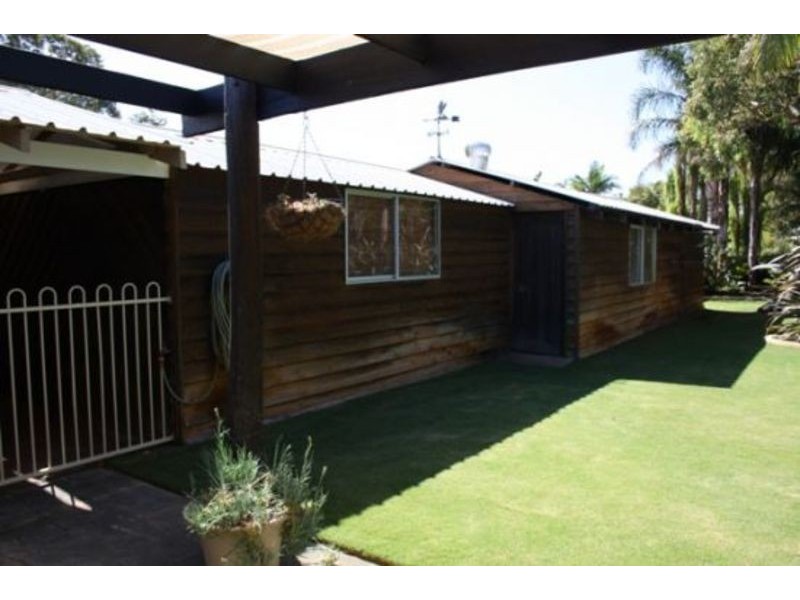 8 Ninda St, Coodanup WA 6210