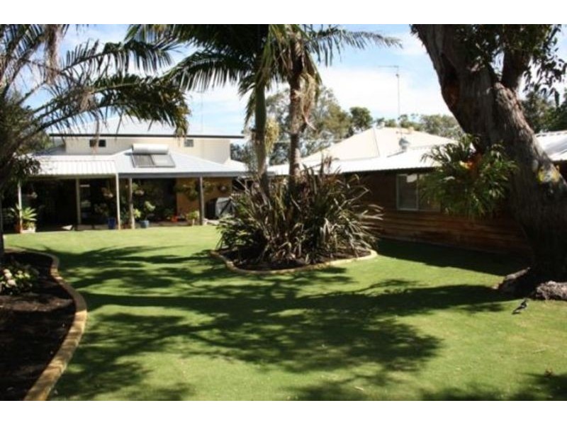 8 Ninda St, Coodanup WA 6210