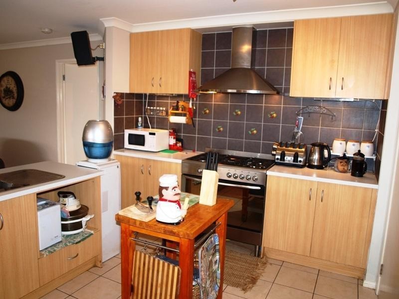 37 CARLYON CLOSE, Melton West VIC 3337