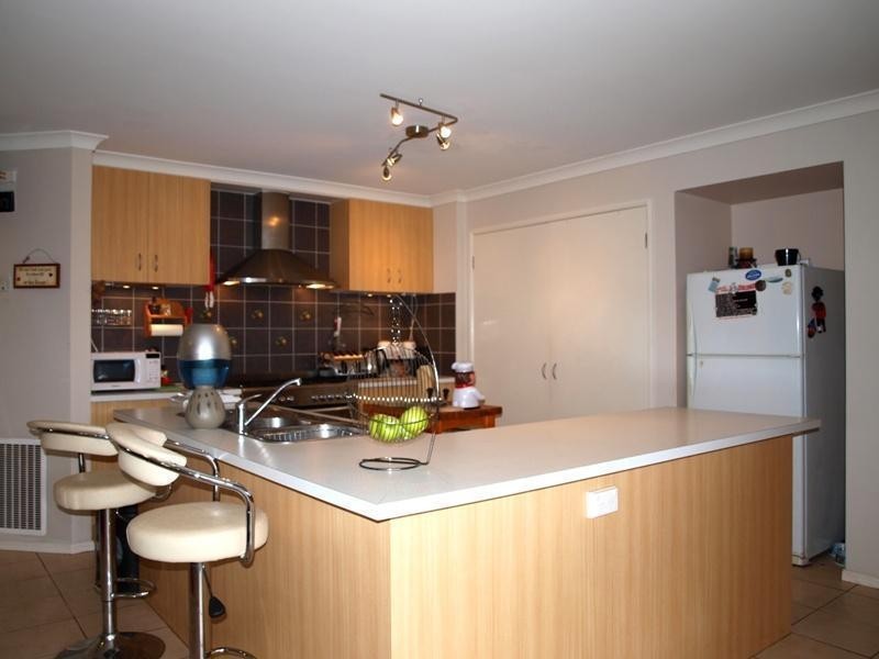 37 CARLYON CLOSE, Melton West VIC 3337