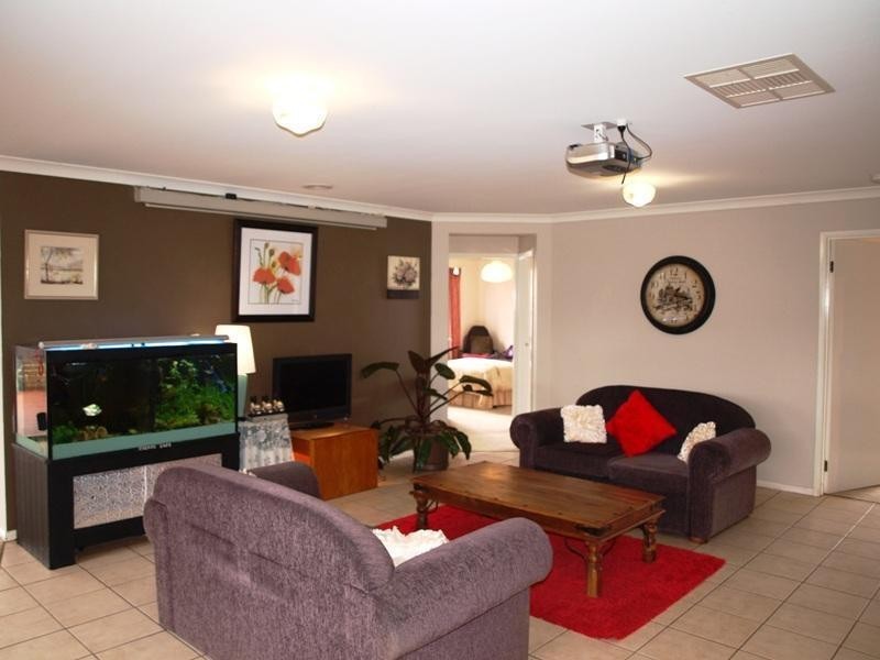 37 CARLYON CLOSE, Melton West VIC 3337