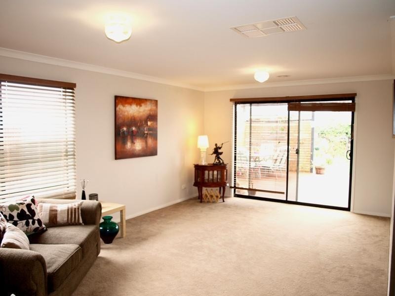 37 CARLYON CLOSE, Melton West VIC 3337