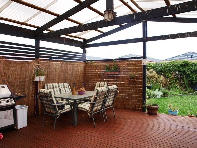 37 CARLYON CLOSE, Melton West VIC 3337