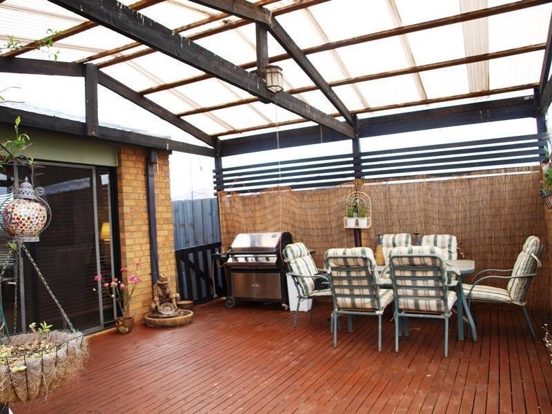 37 CARLYON CLOSE, Melton West VIC 3337