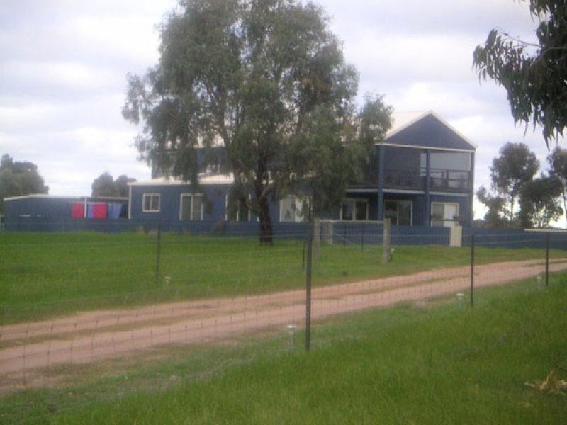 17 Mcguire Road, Broomehill WA 6318