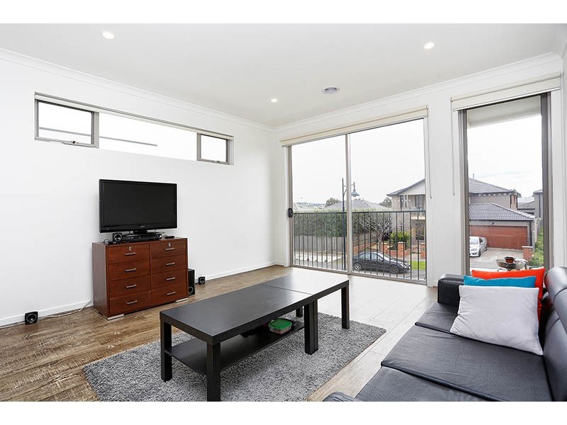 24 Cascade Terrace, Craigieburn VIC 3064