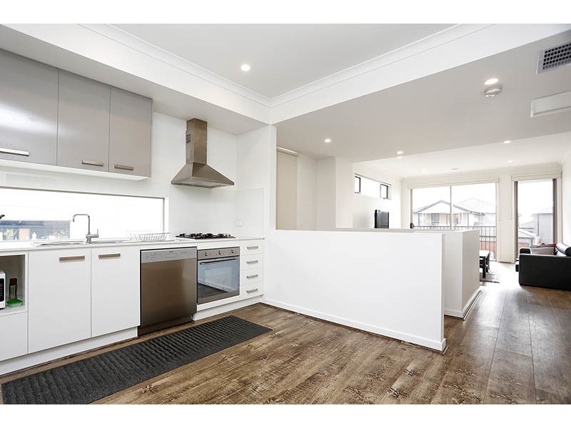 24 Cascade Terrace, Craigieburn VIC 3064