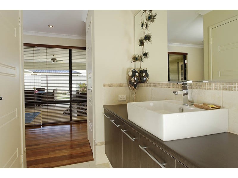 22 Nullewa Parkway, Lakelands WA 6180