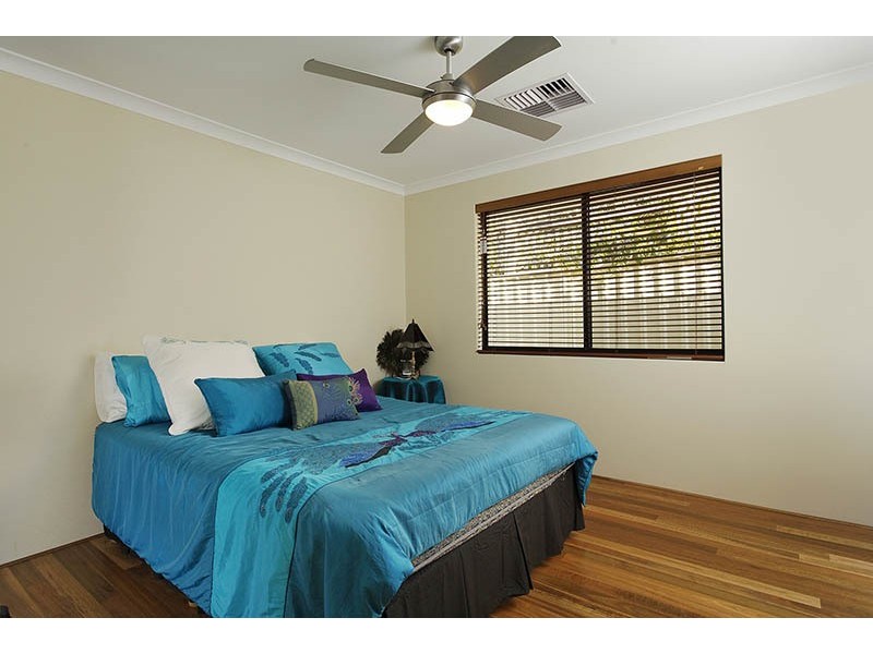 22 Nullewa Parkway, Lakelands WA 6180