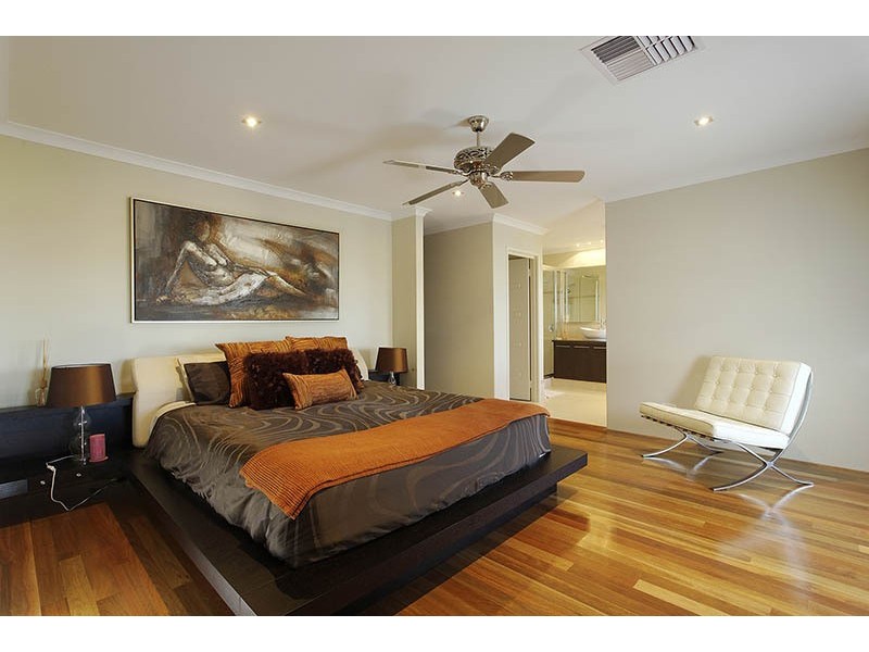 22 Nullewa Parkway, Lakelands WA 6180