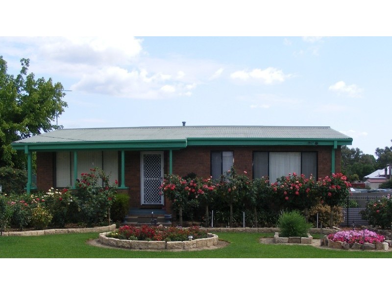 25 Broughton Street, Tumut NSW 2720