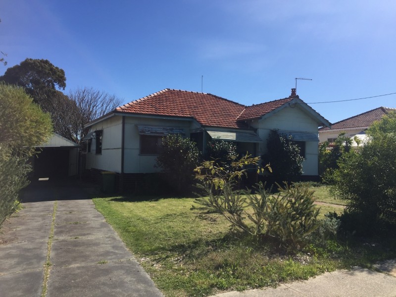 40 Oldham Crescent, Hilton WA 6163