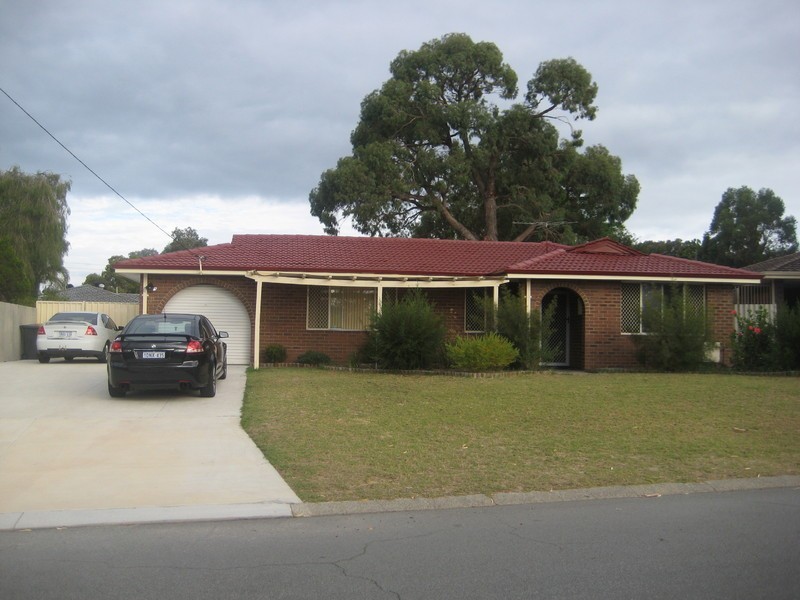 12 Cobham Way, Camillo WA 6111