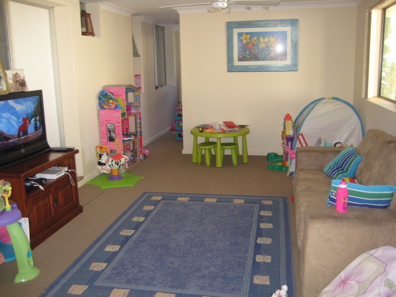 12 Cobham Way, Camillo WA 6111