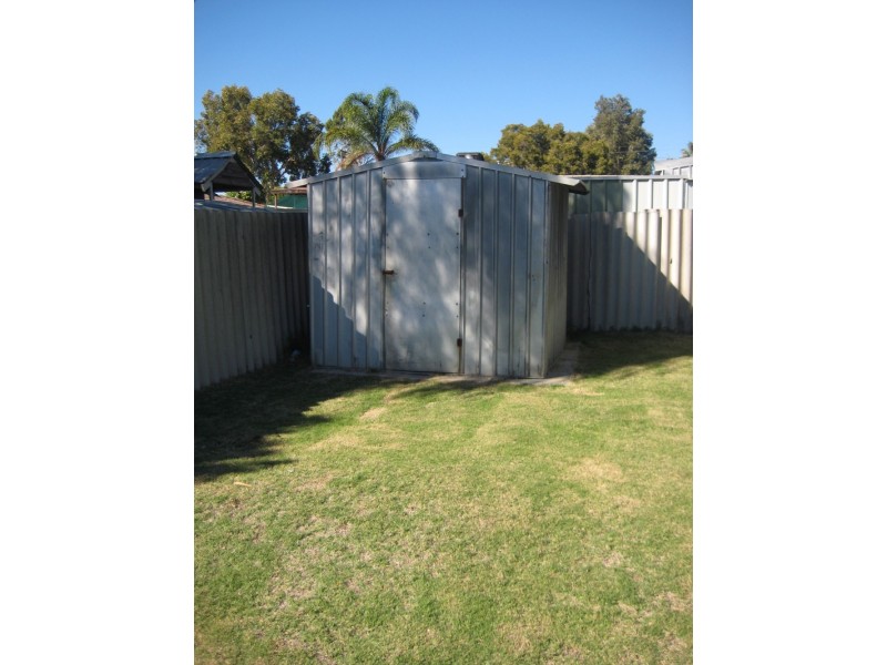 12 Cobham Way, Camillo WA 6111