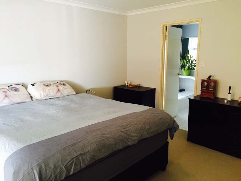 77B Welwyn Avenue, Salter Point WA 6152