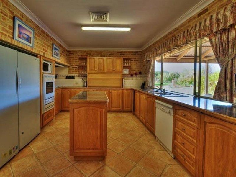 18 Blackbutt Grove, Gabbadah WA 6041