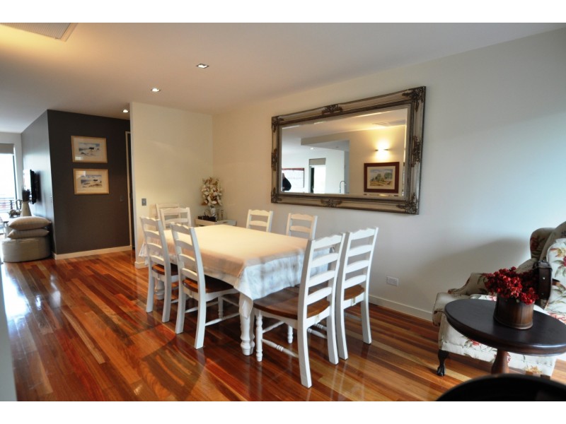 220 Esplanade, Brighton VIC 3186