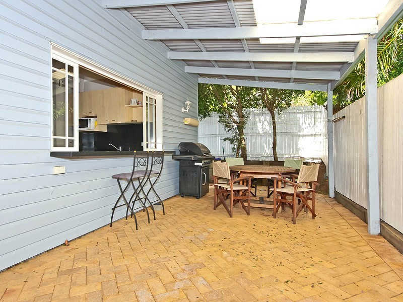 68 Lindsay Street, Hawthorne QLD 4171