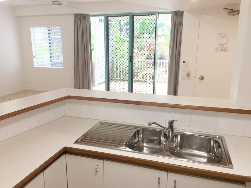 8/65 Vasey Esplanade, Trinity Beach QLD 4879