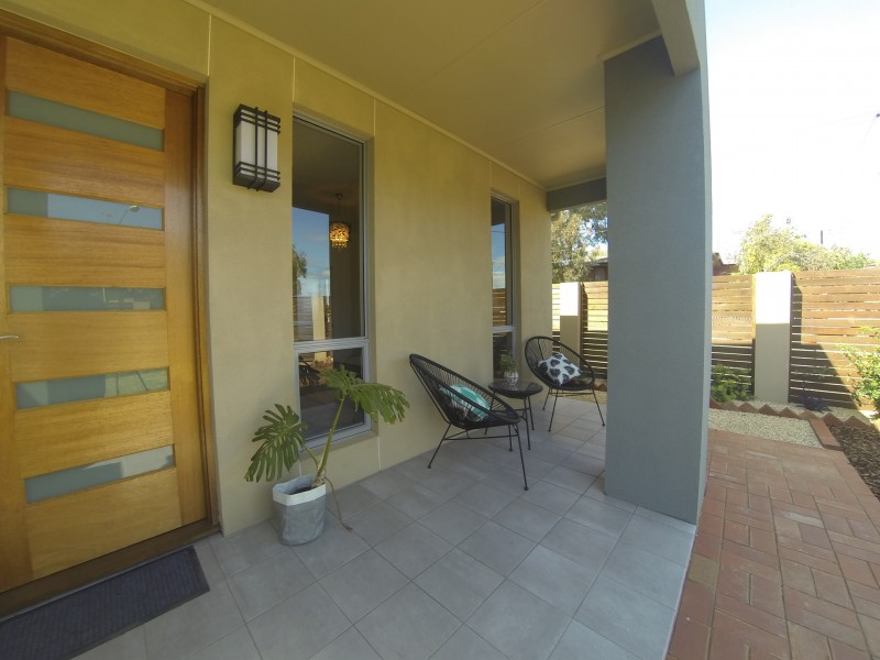 94 Raglan Avenue, South Plympton SA 5038