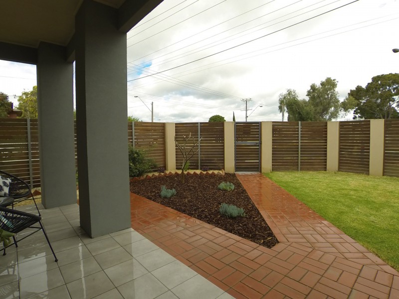 94 Raglan Avenue, South Plympton SA 5038