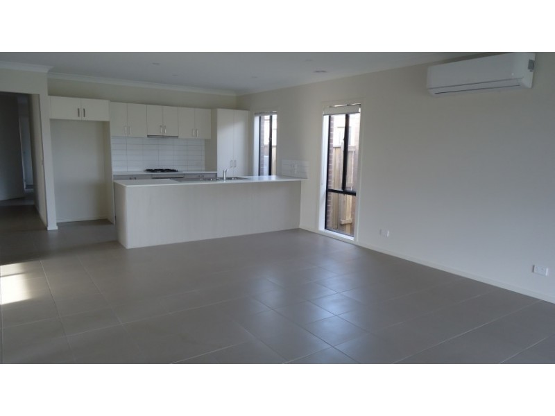 68 Grassbird Drive, Point Cook VIC 3030