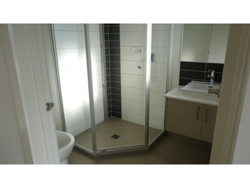 68 Grassbird Drive, Point Cook VIC 3030