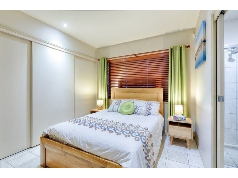 1/2 Cedar Court, Burleigh Heads QLD 4220