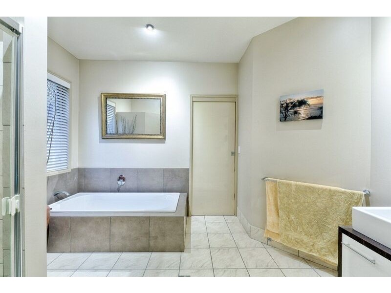 1/2 Cedar Court, Burleigh Heads QLD 4220