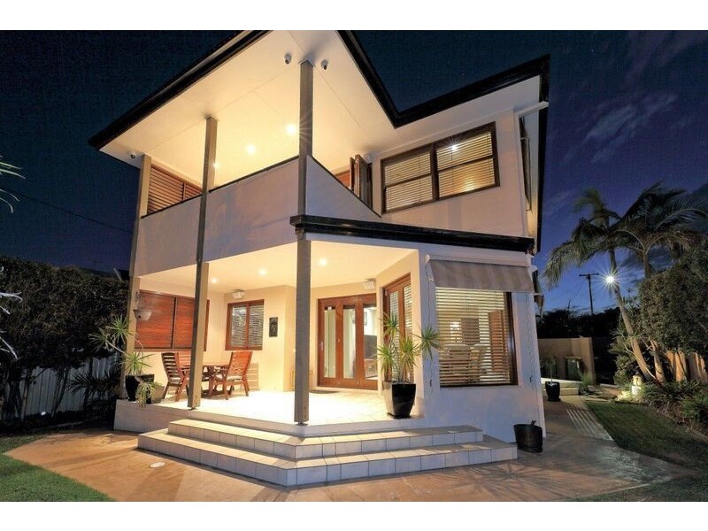 1/2 Cedar Court, Burleigh Heads QLD 4220