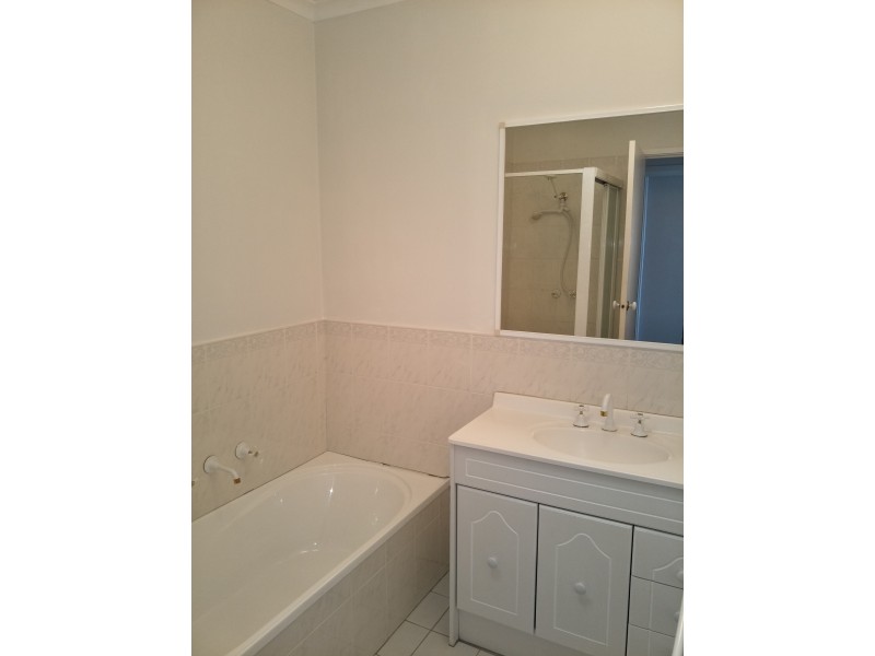 10 Fairland Avenue, Oakleigh East VIC 3166