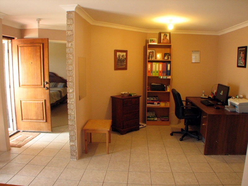 3 Aroona Way, Maddington WA 6109