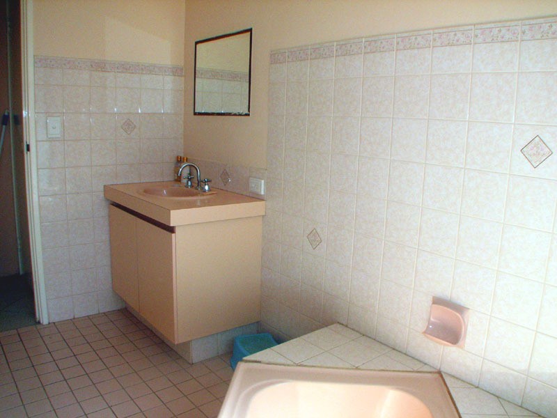 3 Aroona Way, Maddington WA 6109