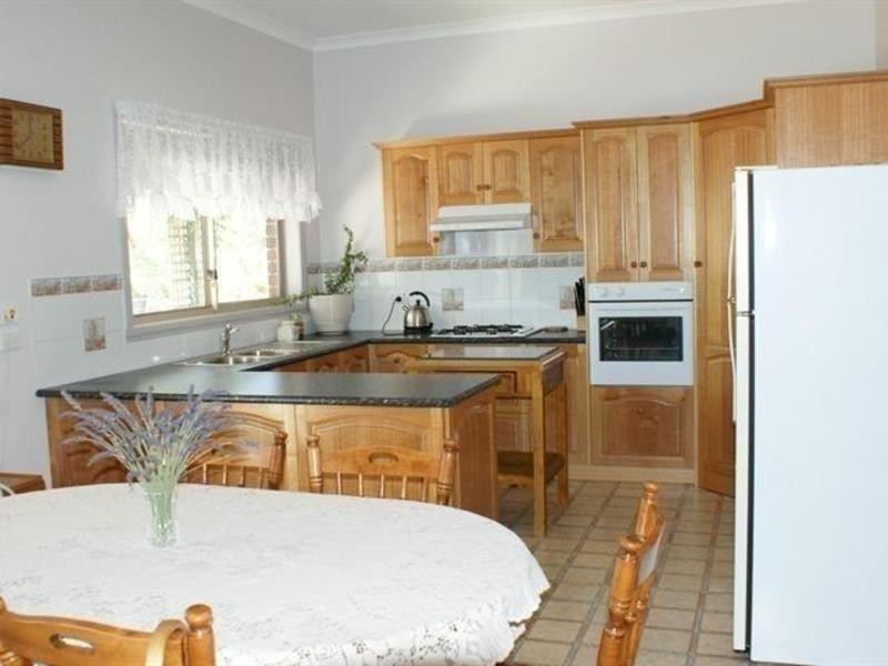 11 Butterworth St, Castlemaine VIC 3450