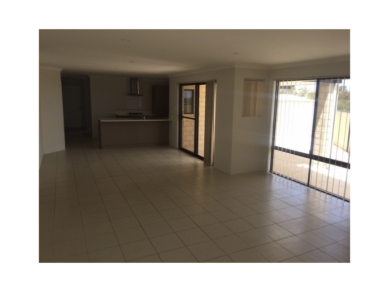 1 Verdello Way, Pearsall WA 6065