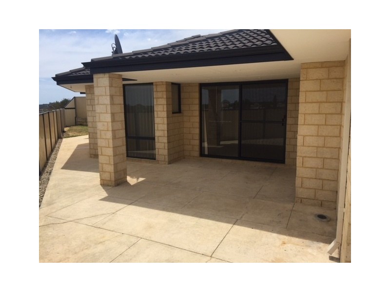 1 Verdello Way, Pearsall WA 6065