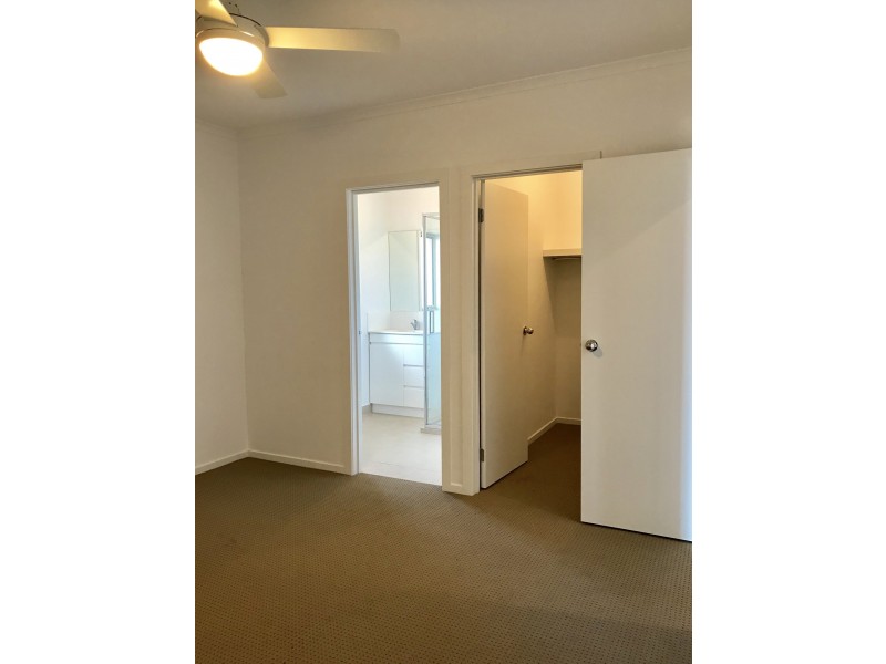 61 Steen Ave, Wollert VIC 3750