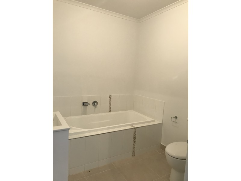 61 Steen Ave, Wollert VIC 3750