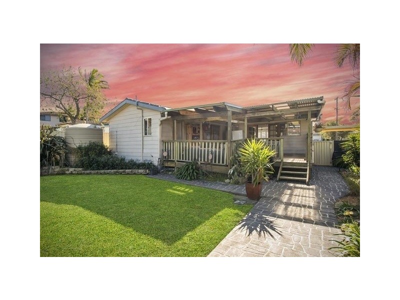 18 Shropshire Street, Gorokan NSW 2263