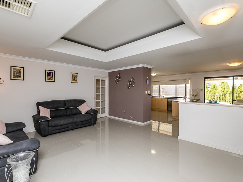 51 Innesvale Way, Carramar WA 6031