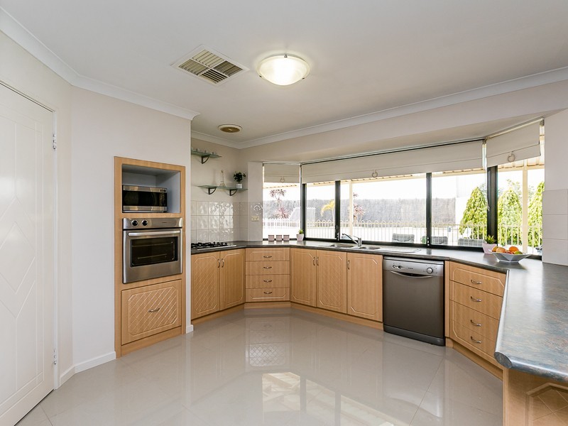 51 Innesvale Way, Carramar WA 6031