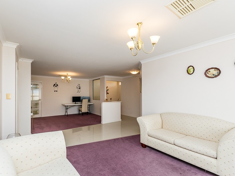 51 Innesvale Way, Carramar WA 6031